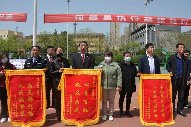 https://p9.toutiaoimg.com/img/pgc-image/d2dbab93ffbf44faa610075cd877d167~tplv-tt-shrink:640:0.jpg